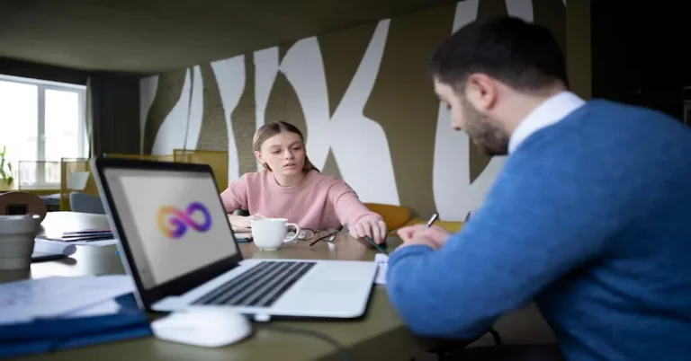 Harnessing the Power of Digital Relationships: Connecting in the Modern World